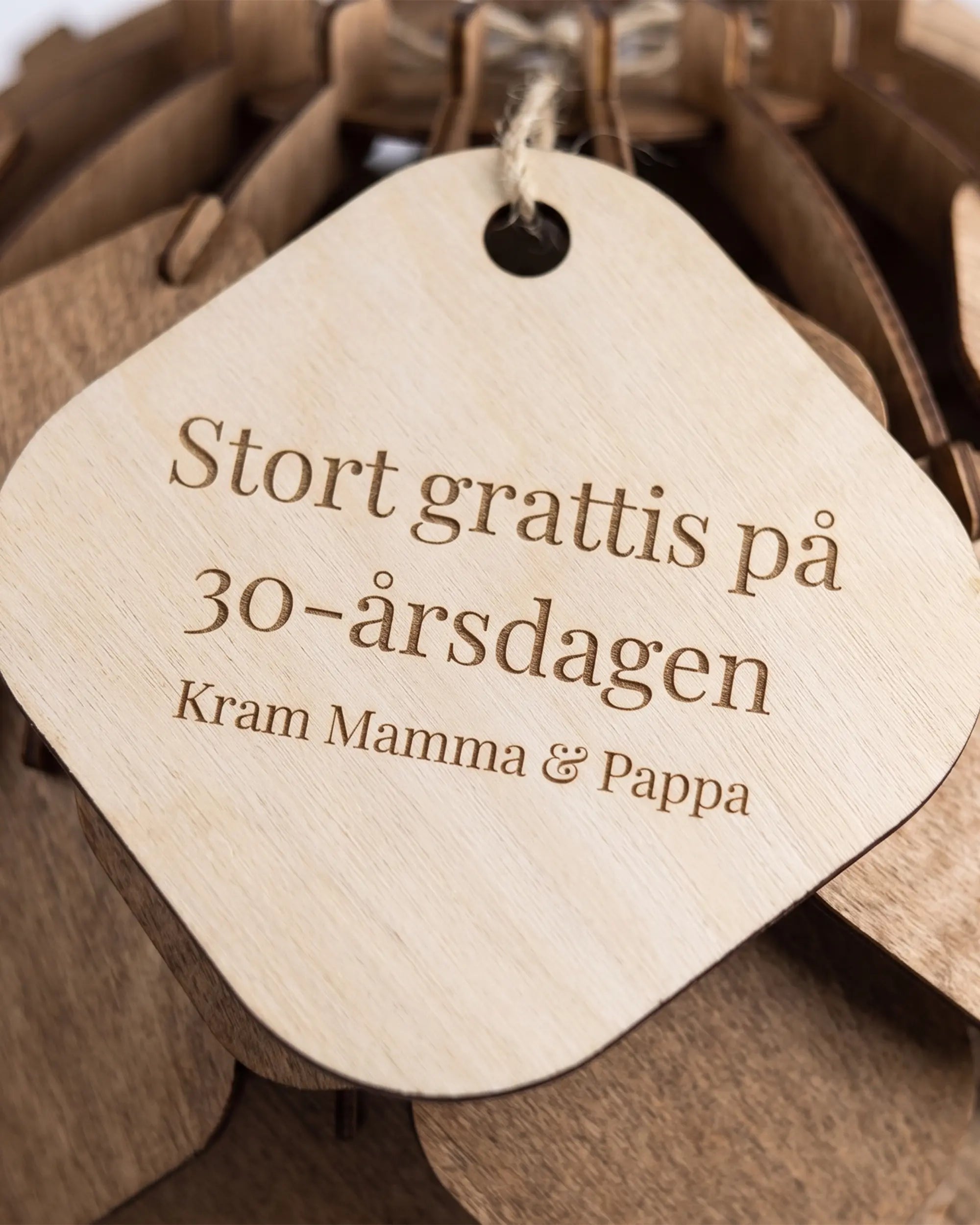 Personlig graverad skylt i trä